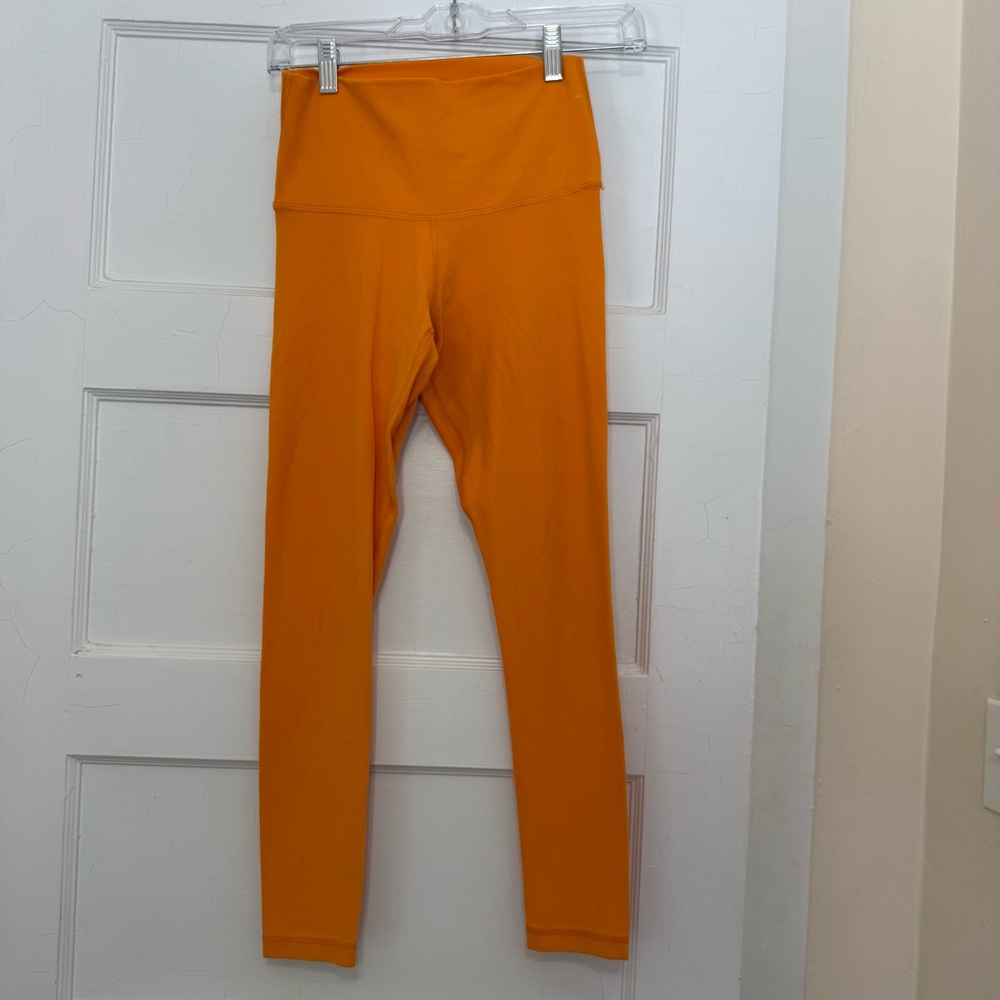 Aritizia TNA Leggings Size Small Golden Sunflower Color